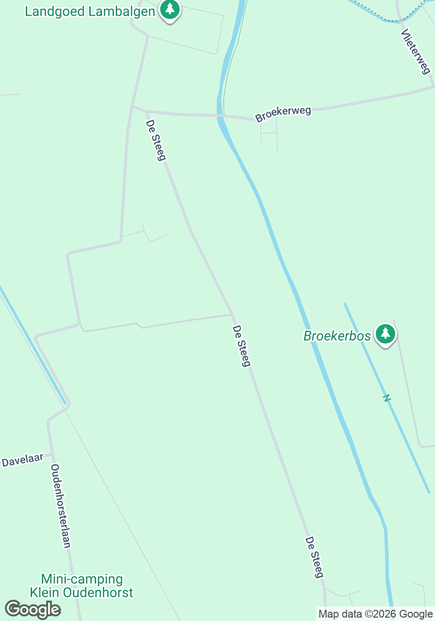 Gezicht op de Dorcas Winkel in Scherpenzeel met winkelpand en omgeving.
