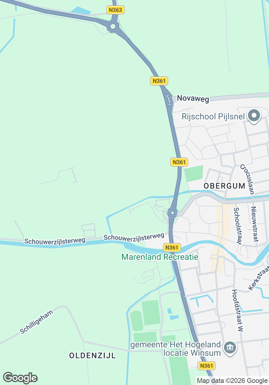 Gezellige tweedehandswinkel in Winsum met diverse kleding en accessoires.