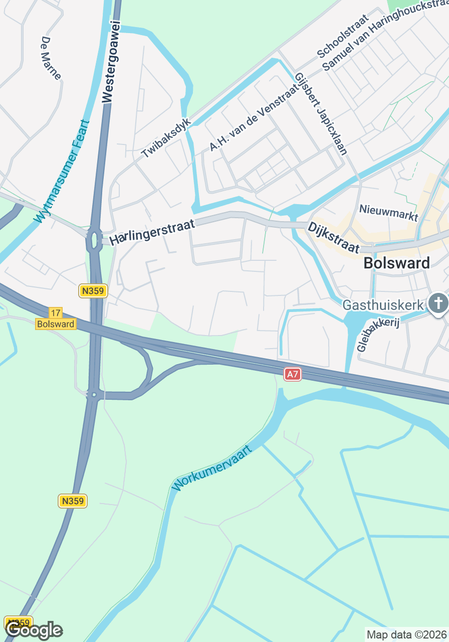 Afbeelding van de Dorcas Winkel in Bolsward, met zicht op de winkelstraat en omgeving.