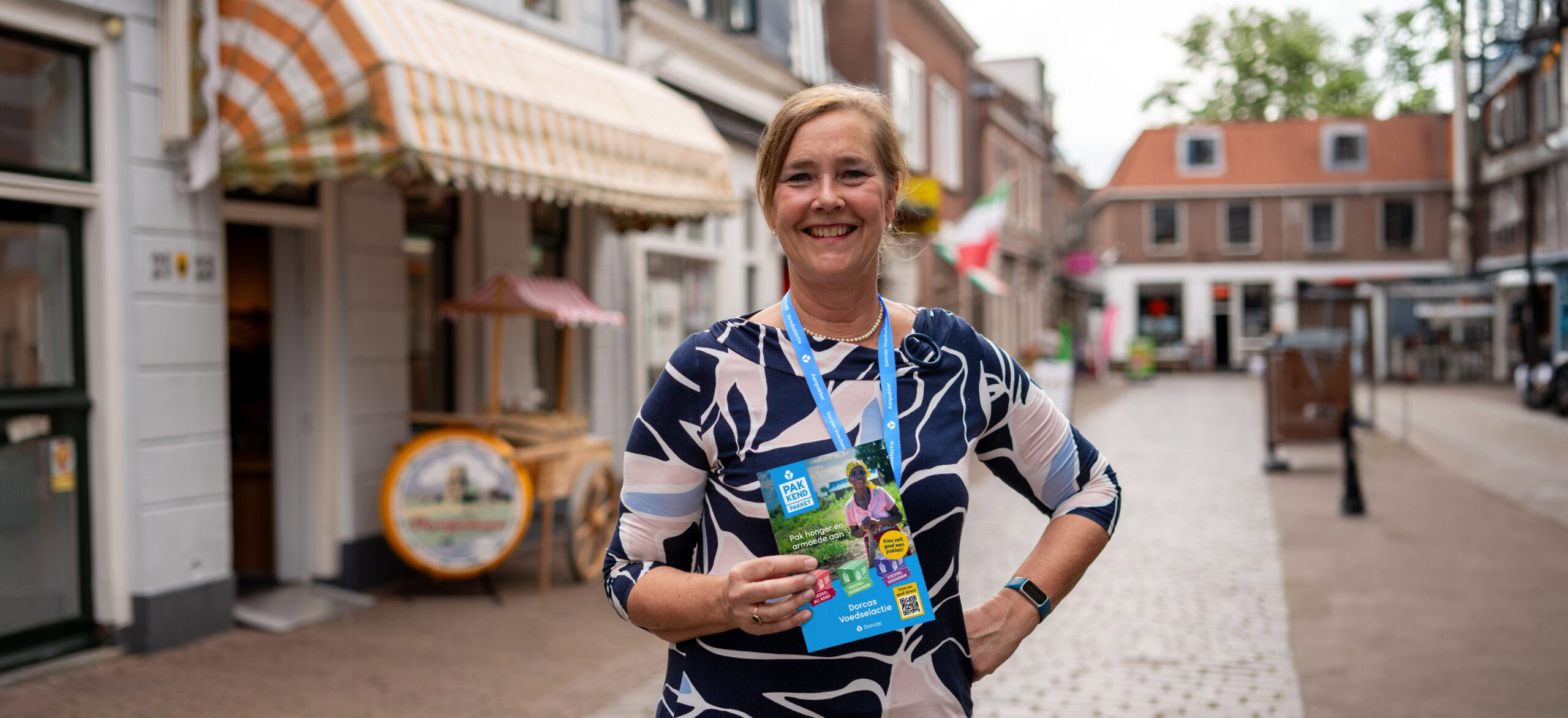 Kom in actie als aanpakker. Op de foto vrijwilliger van de Dorcas Voedselactie 2024.