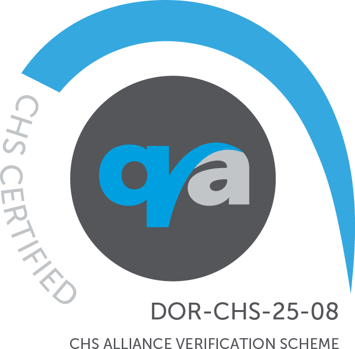 Een afbeelding van het Dorcas-logo met certificering en het DOR-CHS-25-08 schema, symboliseert de betrouwbaarheid en kwaliteit van de organisatie.