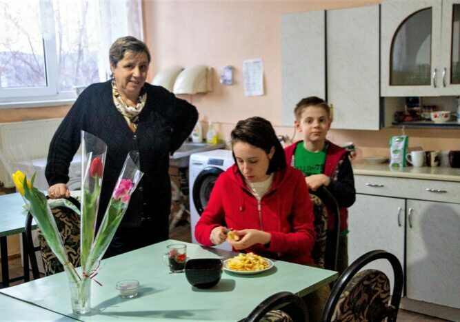 Marina-met-moeder-en-kind vluchteling Oekraïne