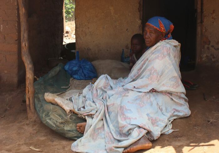 Mozambique granny child sponsoring adopt idai cycloon orkaan